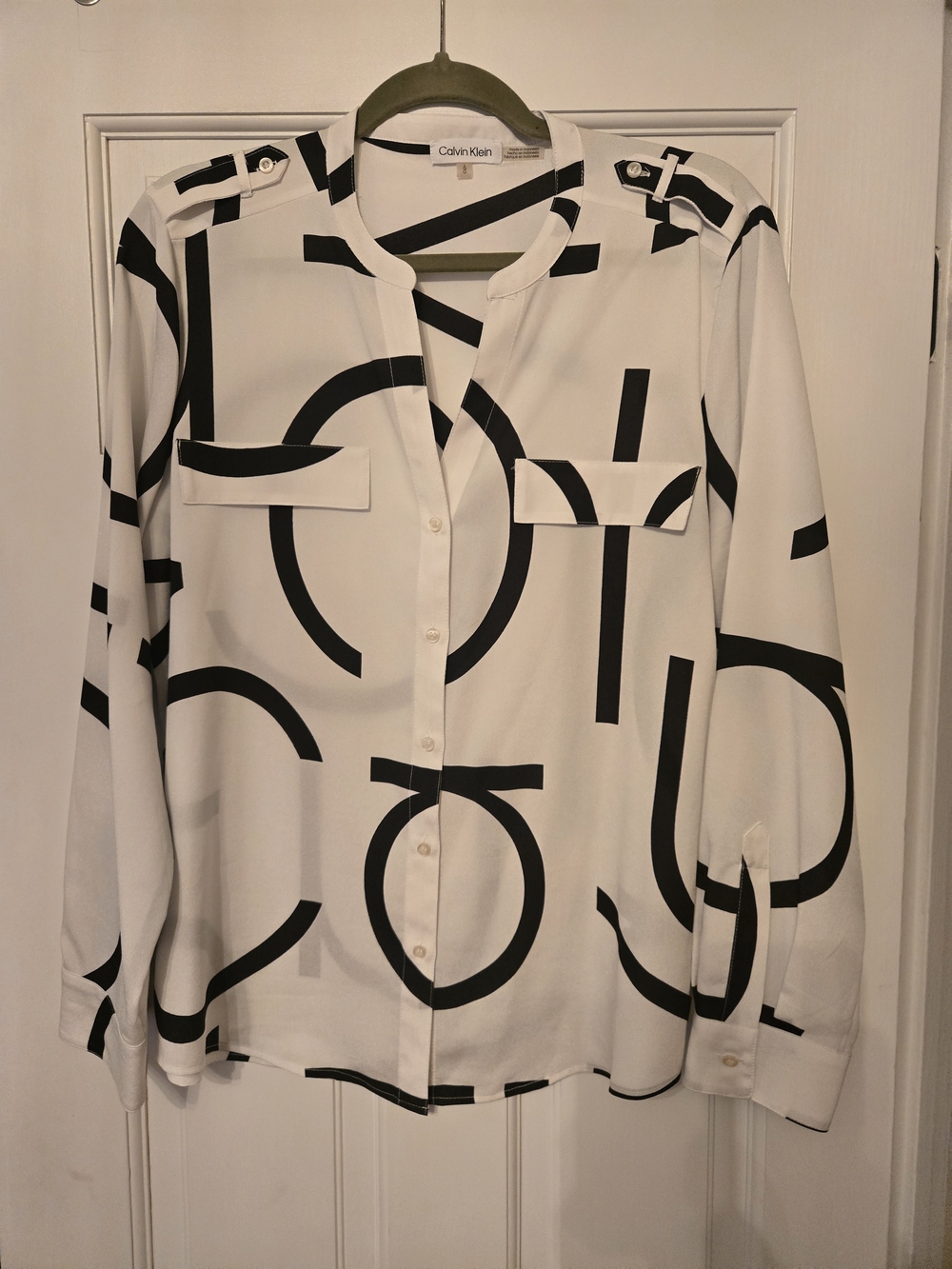 Calvin Klein Button-Up blouses with Geometric Prints - Picture 3 of 7